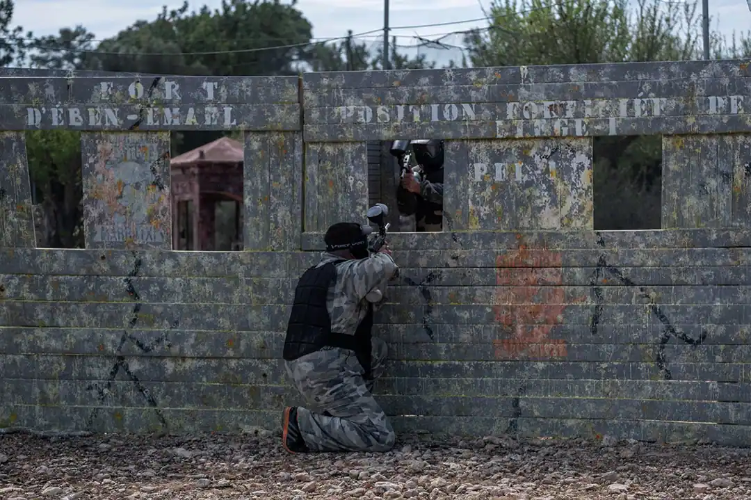 Escenario de paintball pueblo abandonado